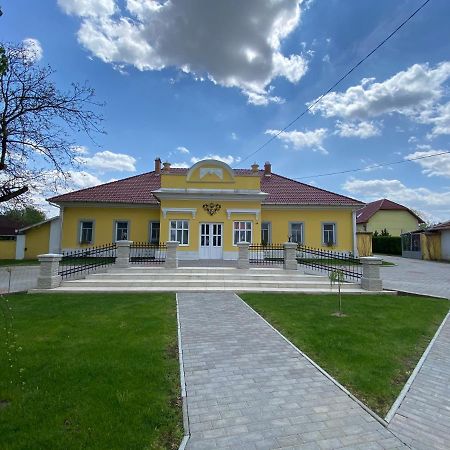 Kuria Vendeghaz Hotel Poroszlo Exterior photo