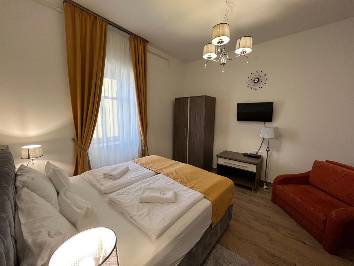 Kuria Vendeghaz Hotel Poroszlo Exterior photo