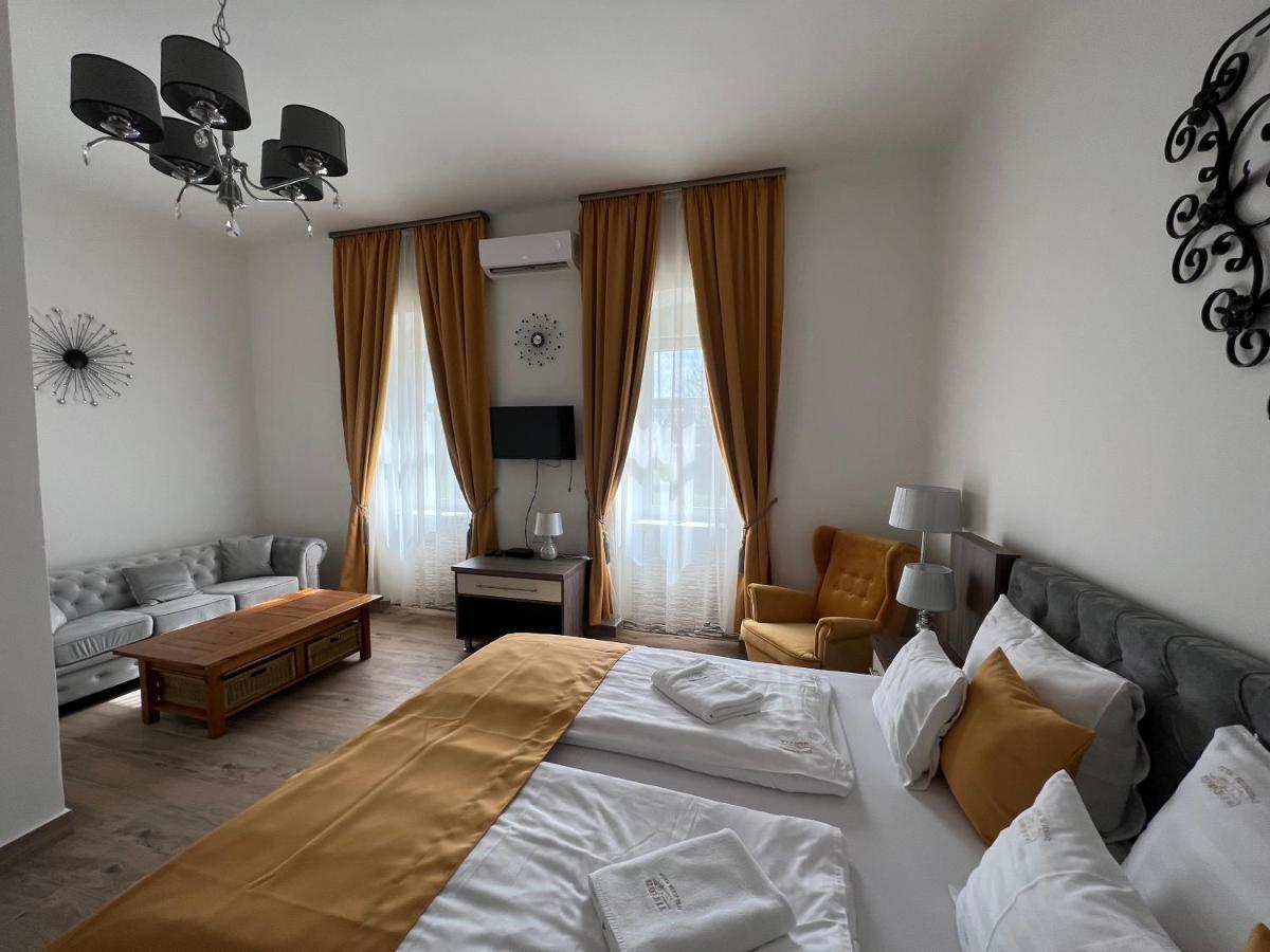 Kuria Vendeghaz Hotel Poroszlo Exterior photo