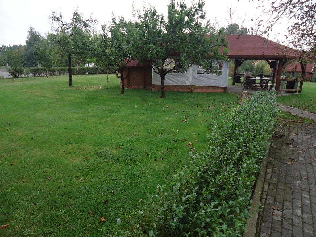 Kuria Vendeghaz Hotel Poroszlo Exterior photo